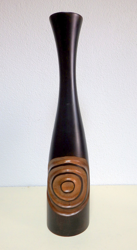 Váza černá- mangové dřevo