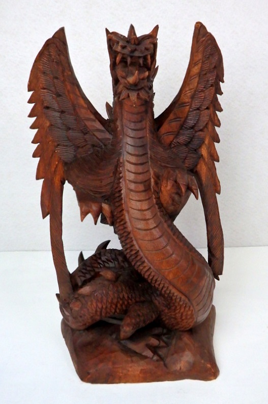 Soška DRAGON , ruční práce, exotické dřevo