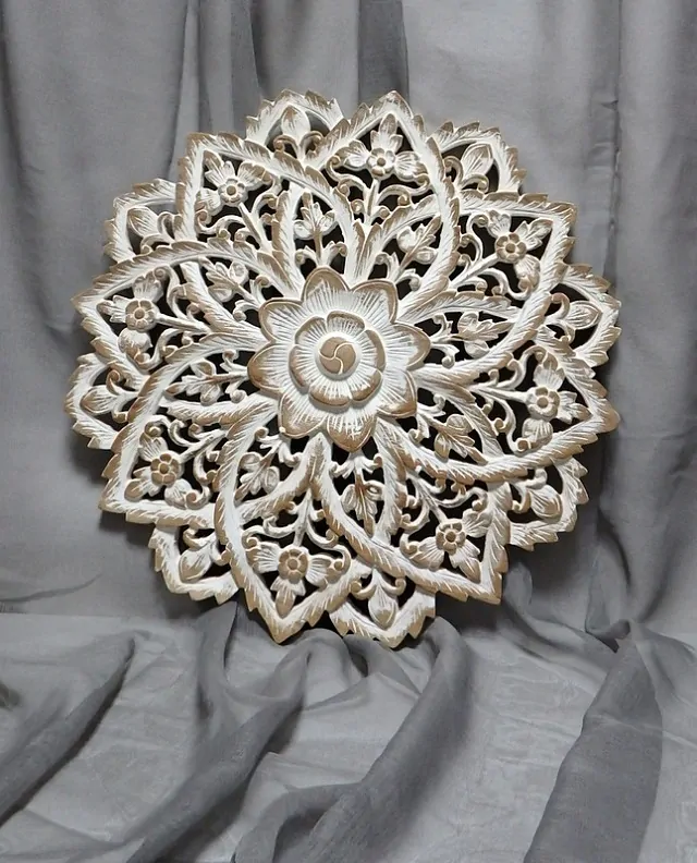 Závěsná dekorace Mandala béžová, teakové dřevo, 60 cm, ruční práce