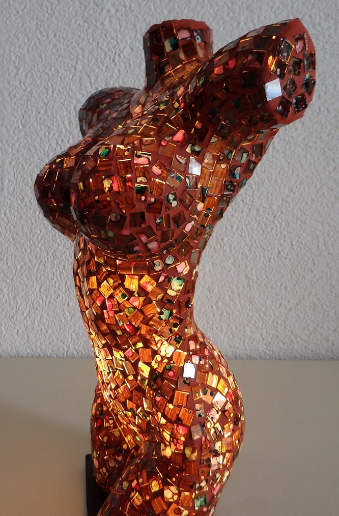 Stolní lampa Torzo ženy, ruční práce, modrá, červená, mozaiková,