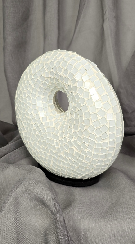 Stolní lampa bílá Donat, 25 cm, mozaiková, ruční práce