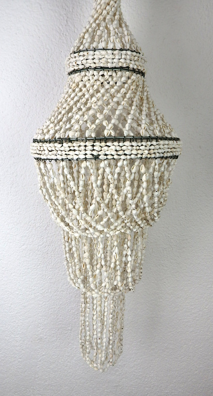 Lustr bílý z pravých mušlí 80 cm