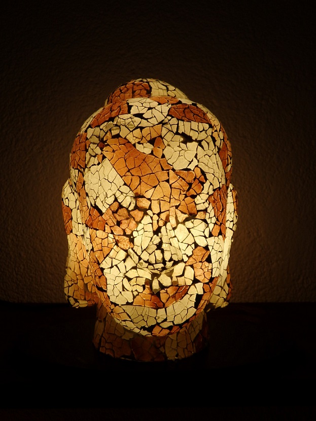Stolní lampa HLAVA Budhy, ruční práce