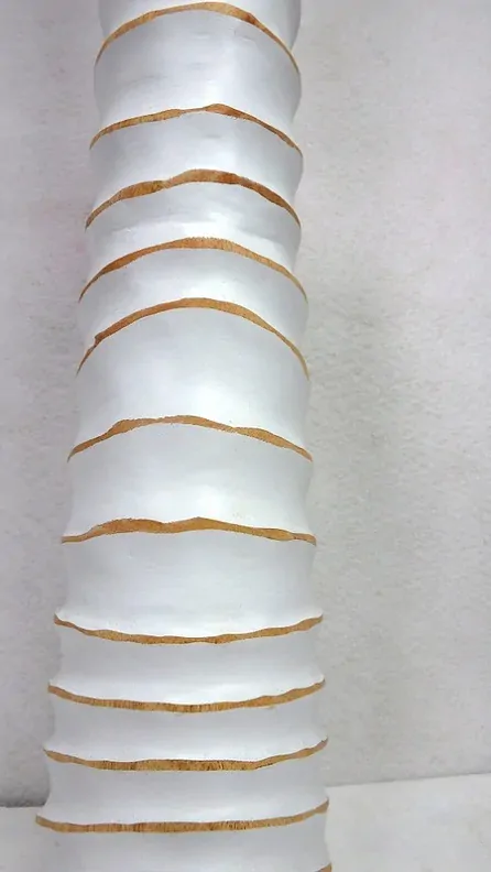 Váza bílá dřevo ESILÉ, ruční práce