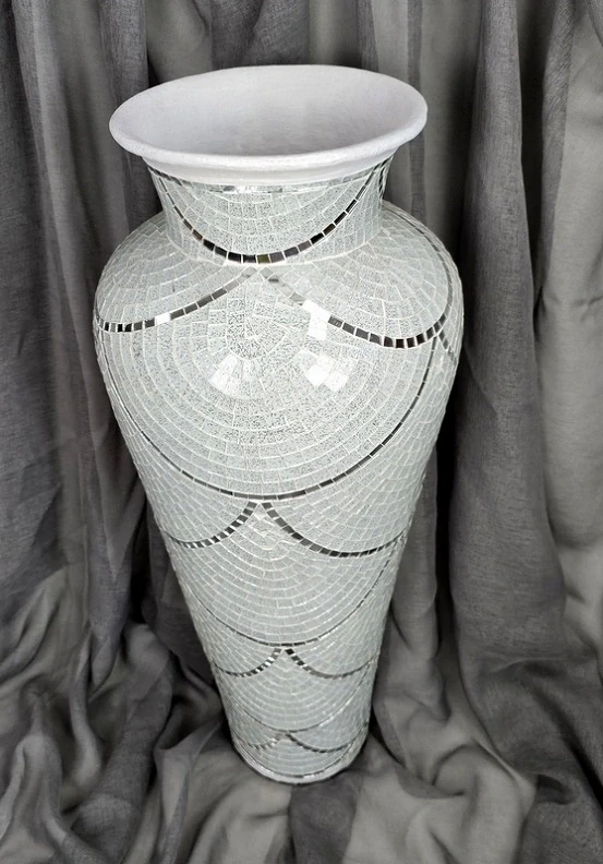 Váza  bílá,80 cm, keramika/mozaika, ruční práce