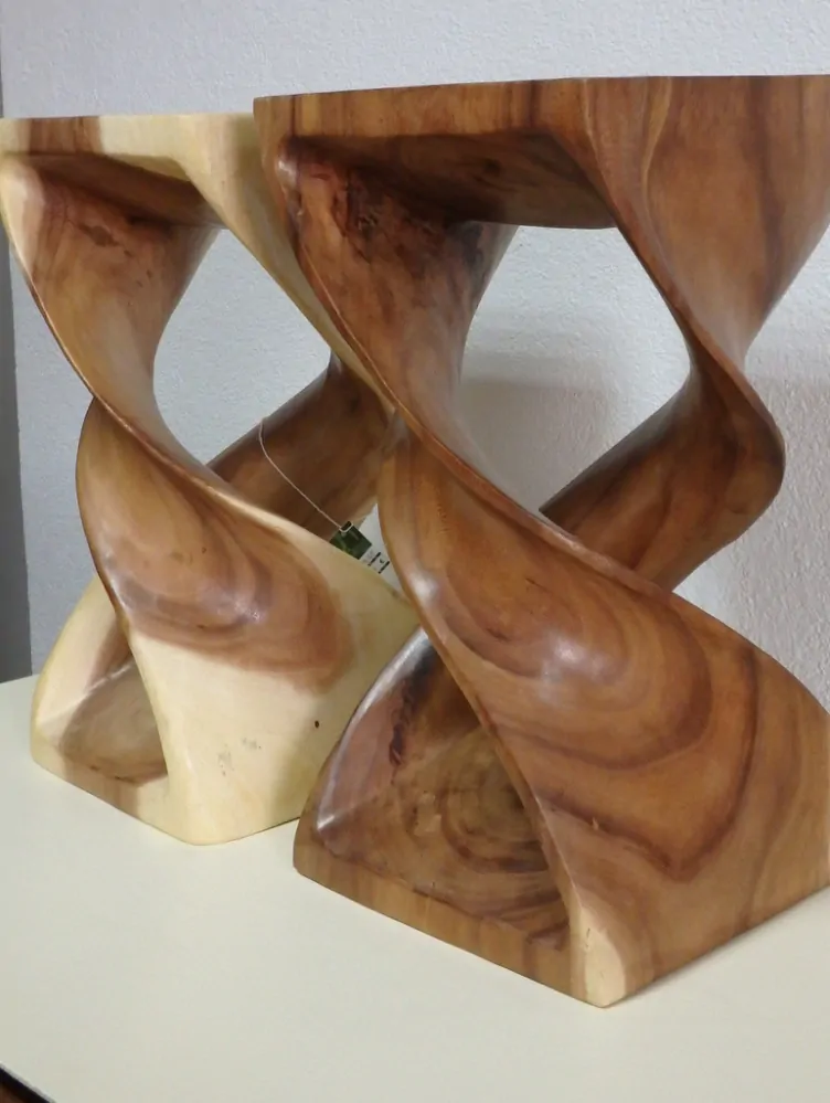 Odkladací stolek točený, výška 50 cm