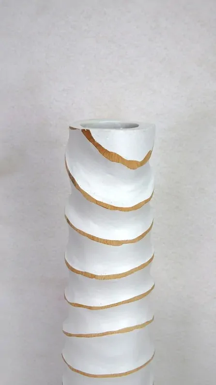 Váza bílá dřevo ESILÉ, ruční práce