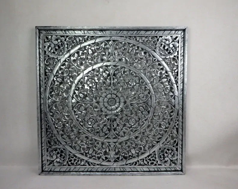 Závěsná dekorace - MANDALA stříbrná černá, dřevo, ruční práce, 100x100 cm