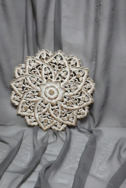 Závěsná dekorace Mandala béžová, teakové dřevo, 60 cm, ruční práce