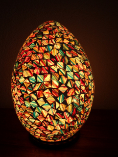 Stolní lampa barevná/zlatá  EGG, 30 cm, mozaika,ruční práce 