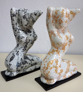 Stolní lampa Sedící  žena, 45 cm, ruční práce