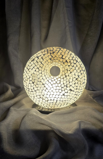 Stolní lampa bílá Donat, 25 cm, mozaiková, ruční práce